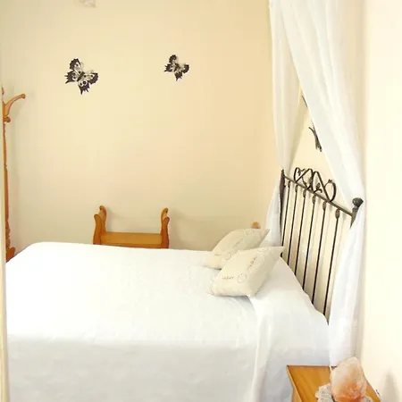 Сasa de vacaciones 3 Bedrooms House With Furnished Terrace At Mingorria *
