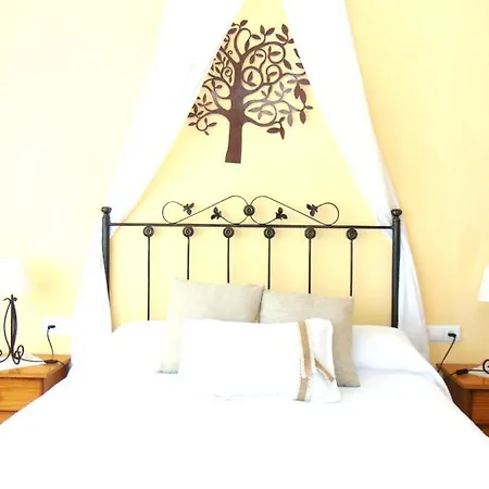 3 Bedrooms House With Furnished Terrace At Mingorria Сasa de vacaciones